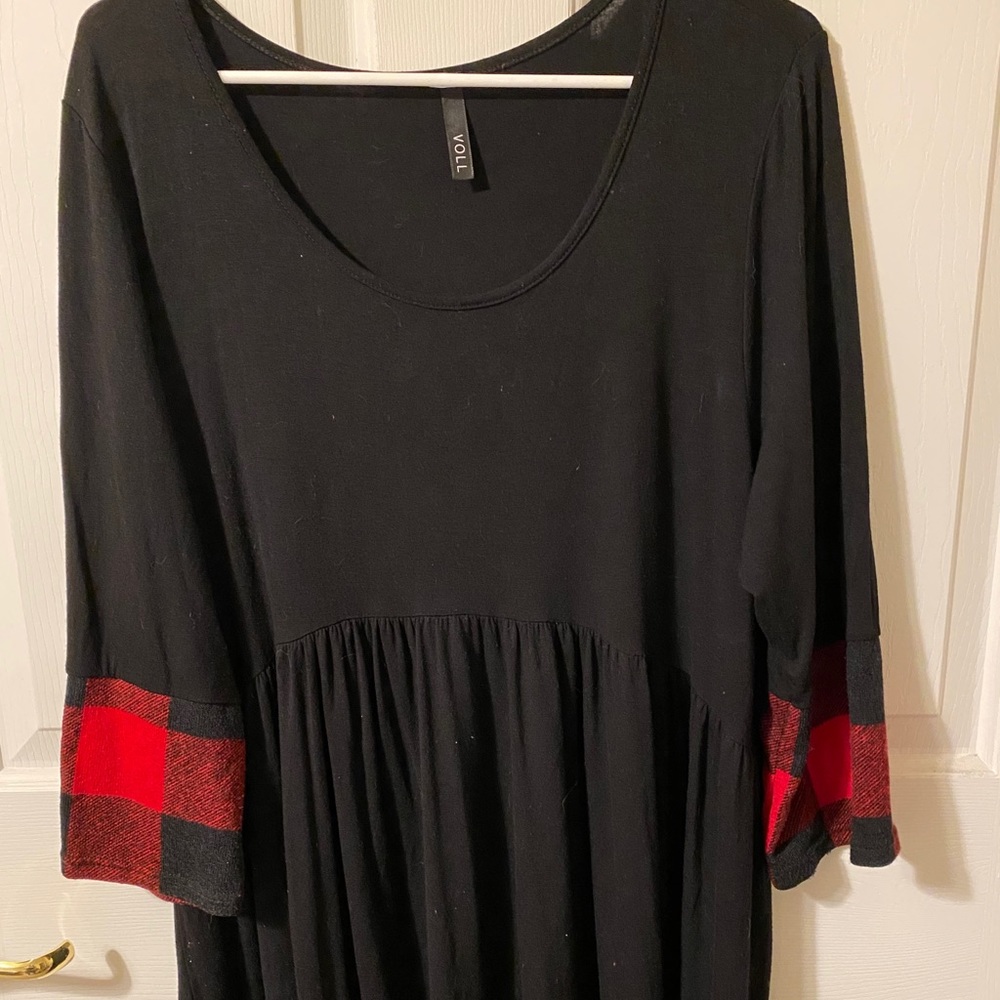 Amazing black Buffalo plaid trimmed sleeves tunic